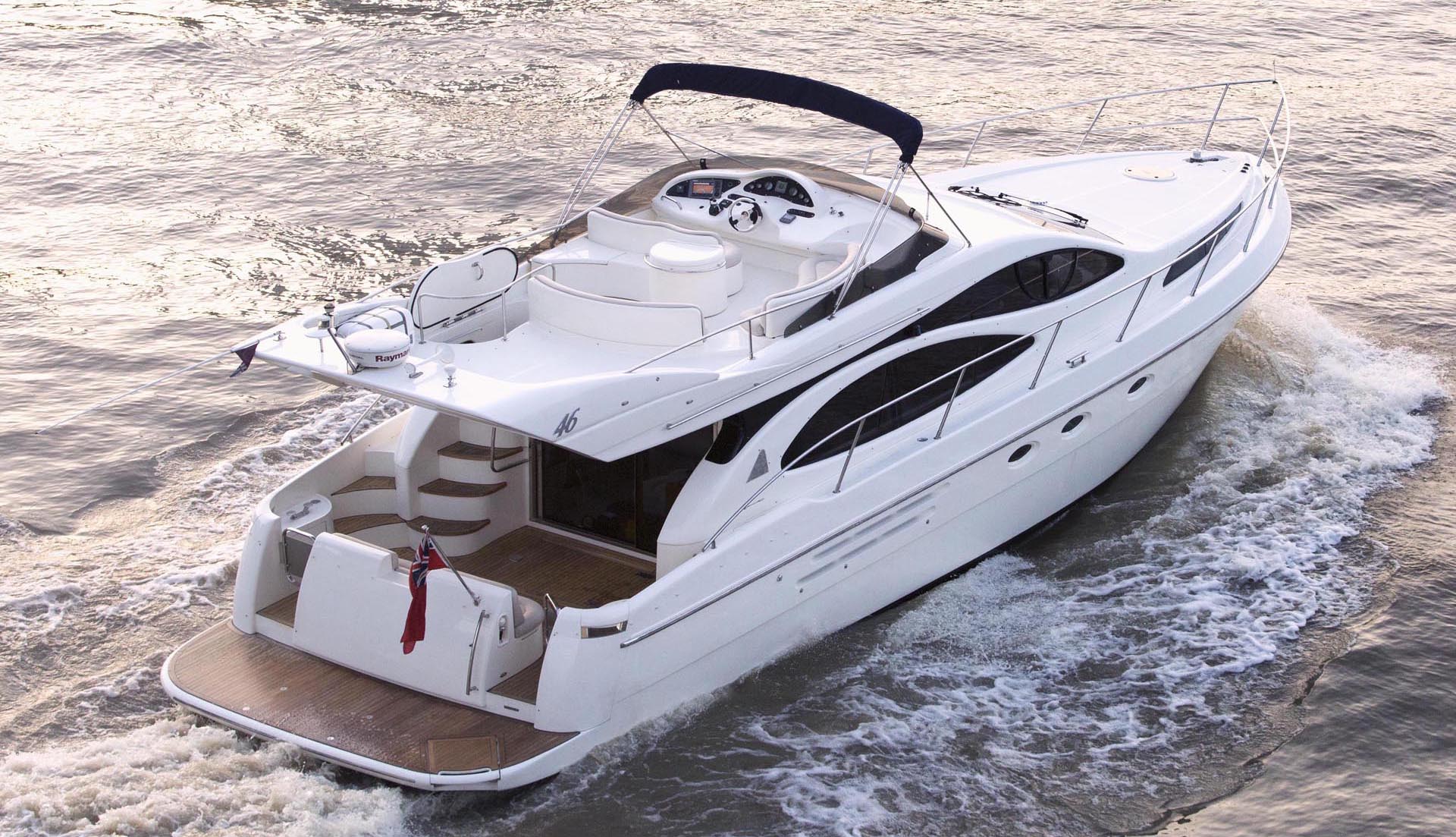 Private Charter Yacht Illuminate